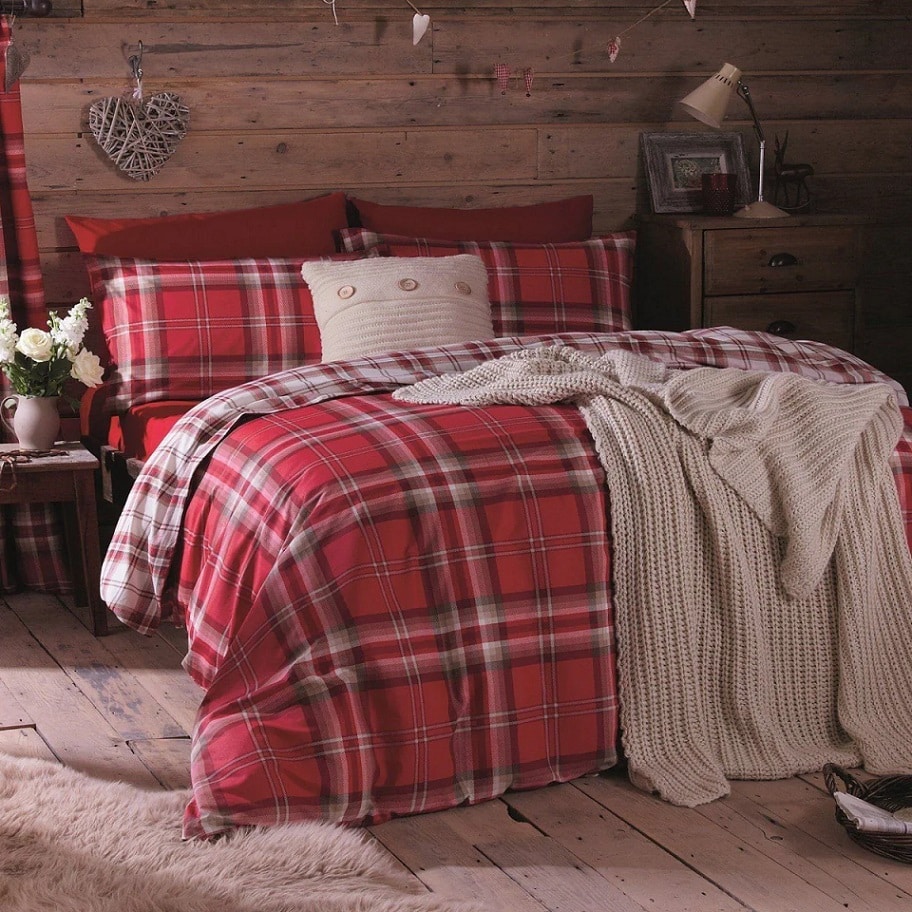 Plaid Accents for a Cozy, Cabin-Like Feel